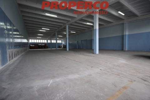 Hala magazynowo-produkcyjna z rampą, 445m2, Kielce