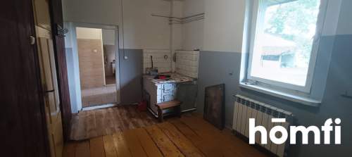 Dom z budynkami gospodarczymi -siedlisko k. Pionek