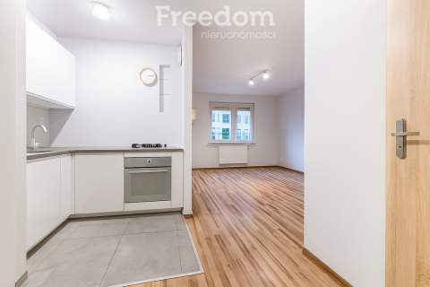 2 pokoje na Skoroszach Garaż Balkon Parter