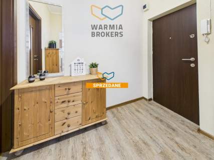 Kawalerka z dużym pokojem i oddzielną kuchnią 