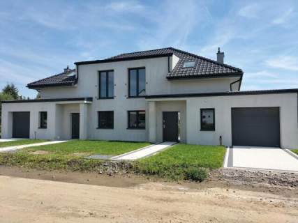 Bliźniak 140 m2, działka 450 m2. Stan deweloperski.