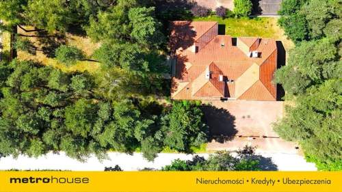 Komfortowy, przestronny dom w dobrej lokalizacji.