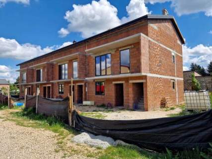 Dwupoziomowe mieszkanie z tarasem i balkonem