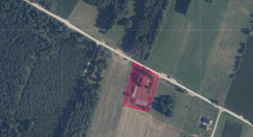Dom z 2 budynkami gospodarczymi w okolicy Rancza Wilkowyje