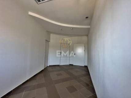 Lokal użytkowy w centrum 79m2