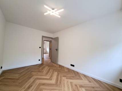 -ROZKŁAD-ŚWIEŻO PO REMONCIE-CO.MIEJSKIE-BALKON 7m2