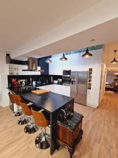APARTAMENT Z WIDOKIEM NA OGRODY I PANORAMĘ MIASTA