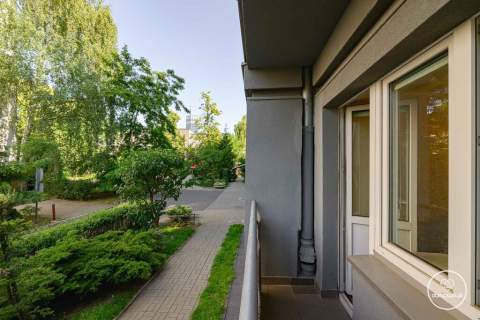 ŚRÓDMIEŚCIE KAMIENICA 3 POKOJE 49m2 BALKON