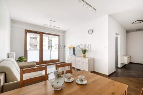 2 pokoje kuchnia duży balkon,m.postojowe,komórka