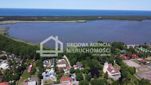 Urokliwy ośrodek nad morzem i jeziorem Nowęcin