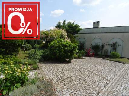 DOM Z DUŻĄ DZIAŁKĄ i budynkami pod działalność