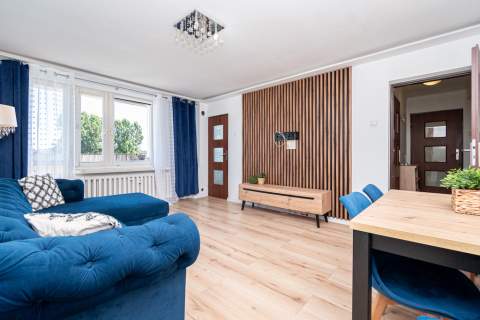 Na sprzedaż dwupokojowe mieszkanie z balkonem 47m2