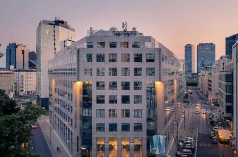 Umeblowane biuro dla 8 osób z tarasem - CENTRUM