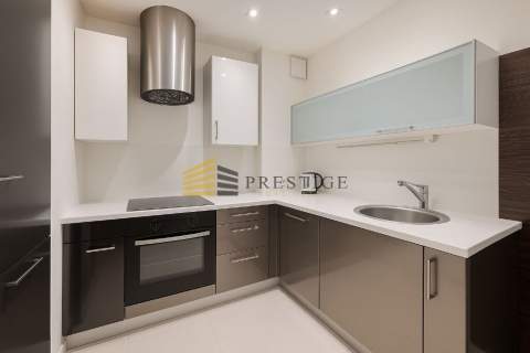 Ekskluzywny Apartament z Prywatnym Patio Prestiż