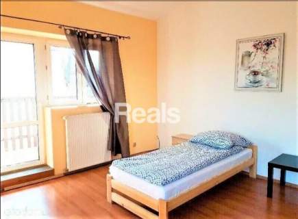 Hostel, dwa budynki, 17 pokoi, całość wynajęta