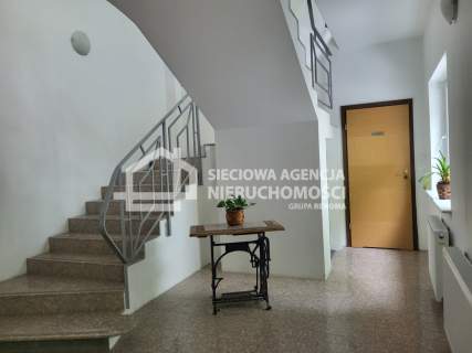 Hala 500m2 i budynek biurowo-socjalny, Pruszcz Gd.