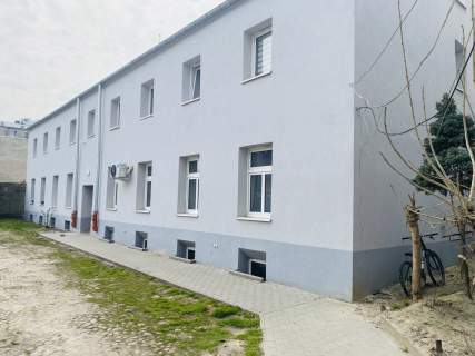 Po remoncie, oddzielna sypialnia21m2suterena21m,centrum
