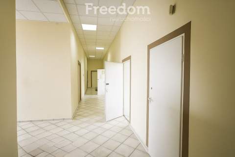 Lokal 168 m z ogrodzonym terenem   Koniecpol