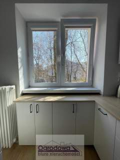 Dwa oddzielne pokoje, widna kuchnia, balkon-Ochota