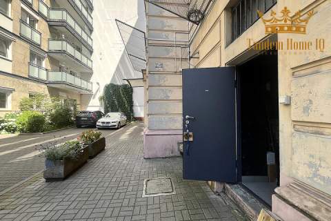 Do wynajęcia lokal 190m2, 3 poziomy, ogródek