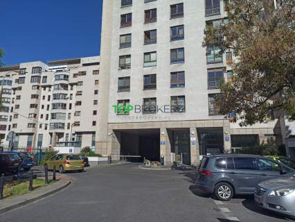 Przestronny lokal obok Arkadii z parkingiem