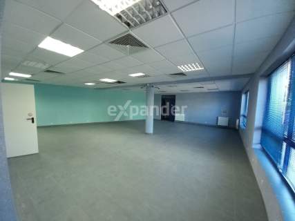 BIUROWIEC 527,70 m2 2 PIĘTRA PODPIWNICZENIE 