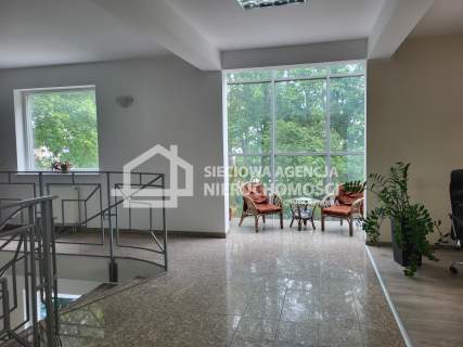 Hala 500m2 i budynek biurowo-socjalny, Pruszcz Gd.