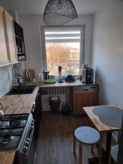 Komfortowe 4 pokoje blisko metra, parking, piwnica