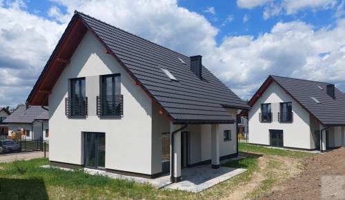 Przestronny nowy dom w zielonej okolicy