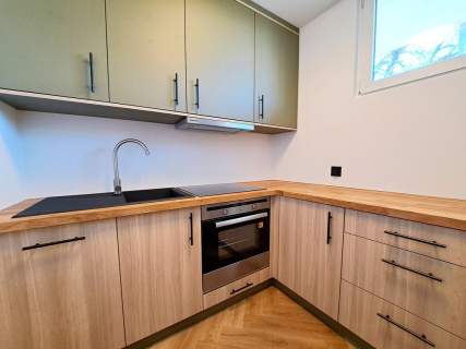 -ŚWIEŻO PO REMONCIE-MED.MIEJSKIE-BALKON 4m2-ZIELEŃ