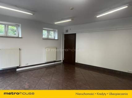 Lokal 42 m2 z witryną na biuro lub sklep, Ursus.