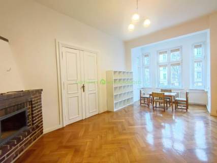 Duże stylowe mieszkanie w pięknej kamienicy
