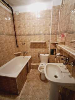 Mieszkanie o powierzchni 60m2, II piętro, do remontu, ul. Lu
