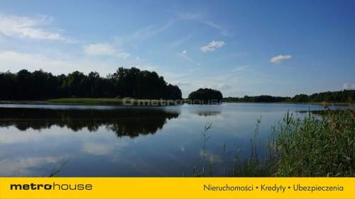 Działka inwestycyjna z linią brzegową jeziora 500m