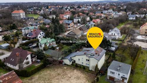 Dom, dobra lokalizacja, ul. Jaglarzów, dwa garaże