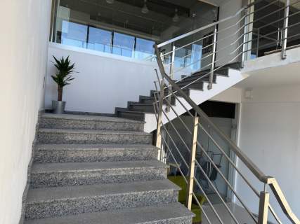Duży parking, witryny 120-180m2 biura , sklep