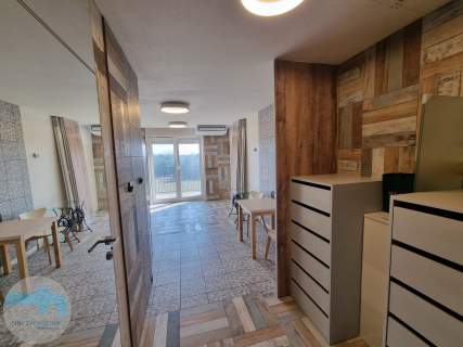 Nowe studio w Wieliszewie. Klimatyzacja, rolety, komórka, garaż....