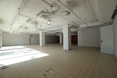Lokal parterowy, frontowy 404 m2 nowe budownictwo