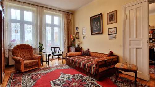 5 pokojowe w kamienicy, balkon, piwnica