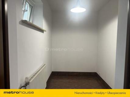 Lokal 42 m2 z witryną na biuro lub sklep, Ursus.