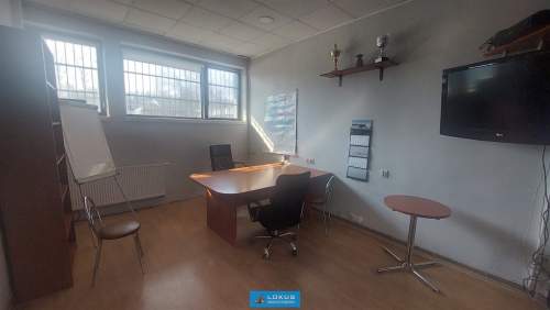 Magazyn 1120 m2 ogrzewany z rampą i biurem 190 m2