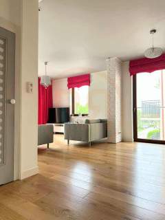 Luksusowy apartament z widokiem na jezioro