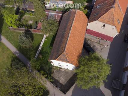 Zabytkowy spichlerz lokal usługowy, Otmuchów
