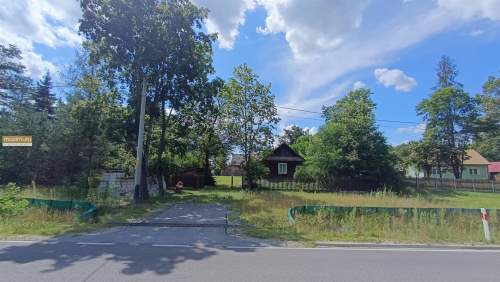 Siedlisko z budynkami gospodarczymi blisko Tanwi