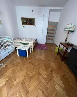 APARTAMENT w PRZEDWOJENNEJ kamienicy -Stara Praga