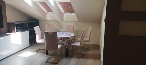 Mieszkanie na poddaszu z balkonem i klimatyzacją