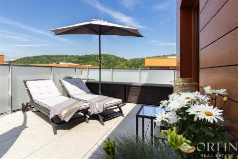 Wyjątkowy apartament z panoramicznym widokiem na B