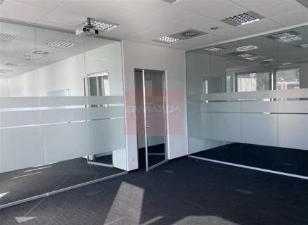 Nieruchomość komercyjna do wynajęcia, 220 m2, Warszawa