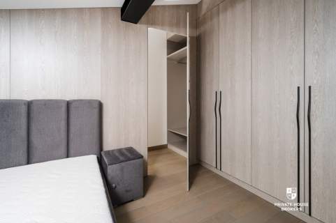 Dwupoziomowy, wykończony apartament z tarasem