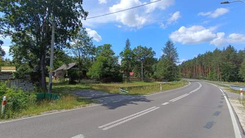 Siedlisko z budynkami gospodarczymi blisko Tanwi